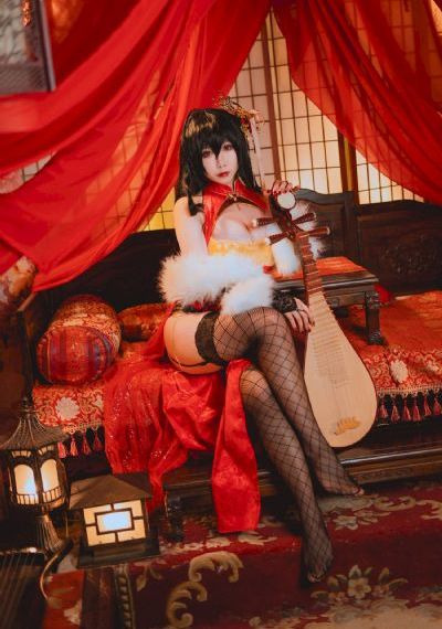 欧美丝袜制服在线_高清高清免费观看