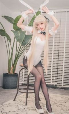 欧美女明星牛仔裤街拍_未删减完整版